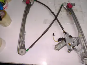 Foto de ELEVALUNAS DELANTERO DERECHO FORD FOCUS BERLINA (CAK) referencia XS4123200