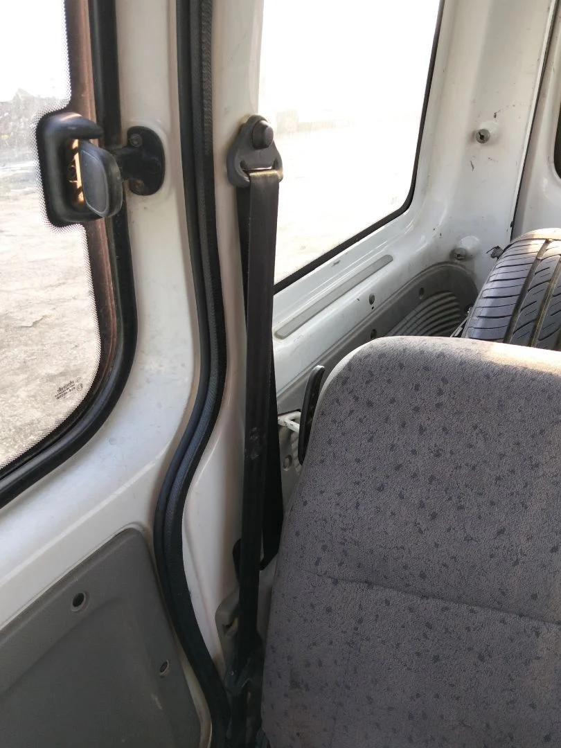 Foto de CINTURON SEGURIDAD TRASERO DERECHO RENAULT KANGOO I (F/KC0) 1.9 dCi Diesel CAT (84 CV / 62 KW)