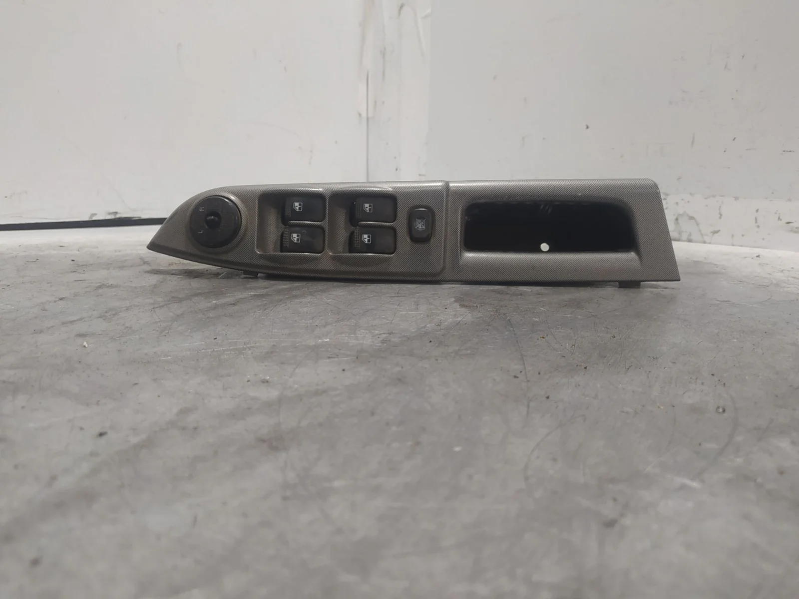 Foto de MANDO ELEVALUNAS DELANTERO IZQUIERDO HYUNDAI GETZ (TB) 1.3 12V CAT (82 CV / 60 KW)