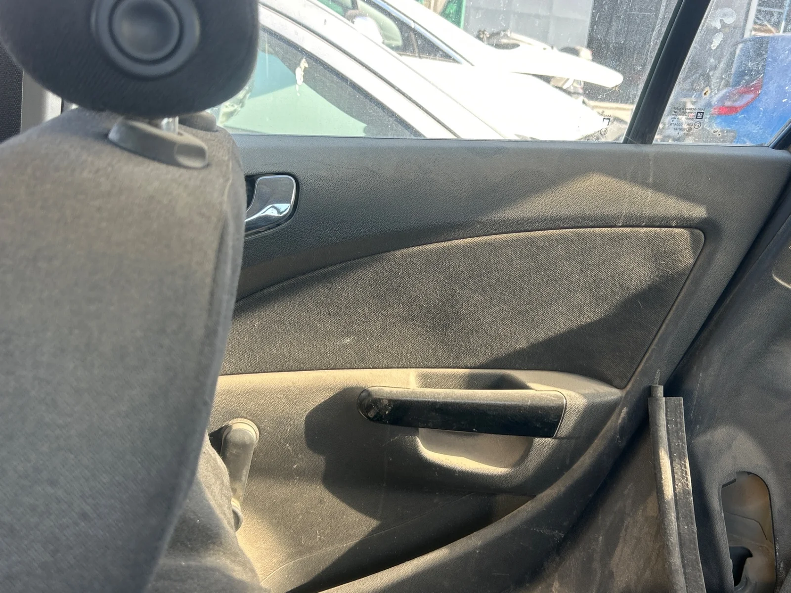 Foto de GUARNECIDO PUERTA TRASERA DERECHA OPEL CORSA D 1.3 16V CDTI (75 CV / 55 KW) referencia 13232907