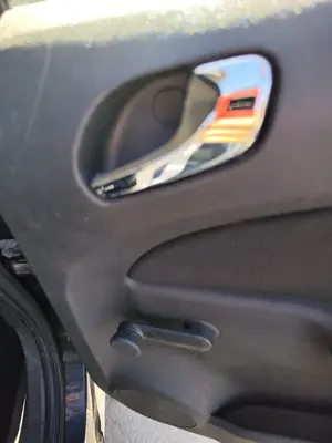 Foto de MANETA INTERIOR TRASERA DERECHA OPEL CORSA D 1.2 16V CAT (Z 12 XEP / LB4) (80 CV / 59 KW)