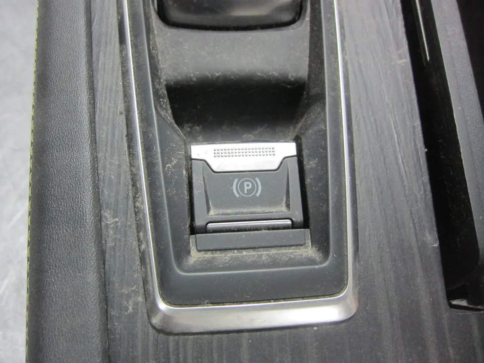 Foto de PALANCA FRENO PEUGEOT 508 Híbrido 265 kW (1.6 Ltr. - 147 kW) (360 CV / 265 KW) referencia 96666512ZD