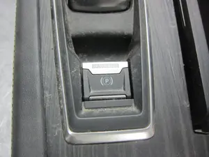 Foto de PALANCA FRENO PEUGEOT 508 Híbrido 265 kW (1.6 Ltr. - 147 kW) (360 CV / 265 KW) referencia 96666512ZD