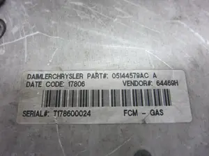 Foto de CAJA RELES / FUSIBLES CHRYSLER VOYAGER (RG) 2.8 CRD CAT (150 CV / 110 KW) referencia T178600024 foto 4