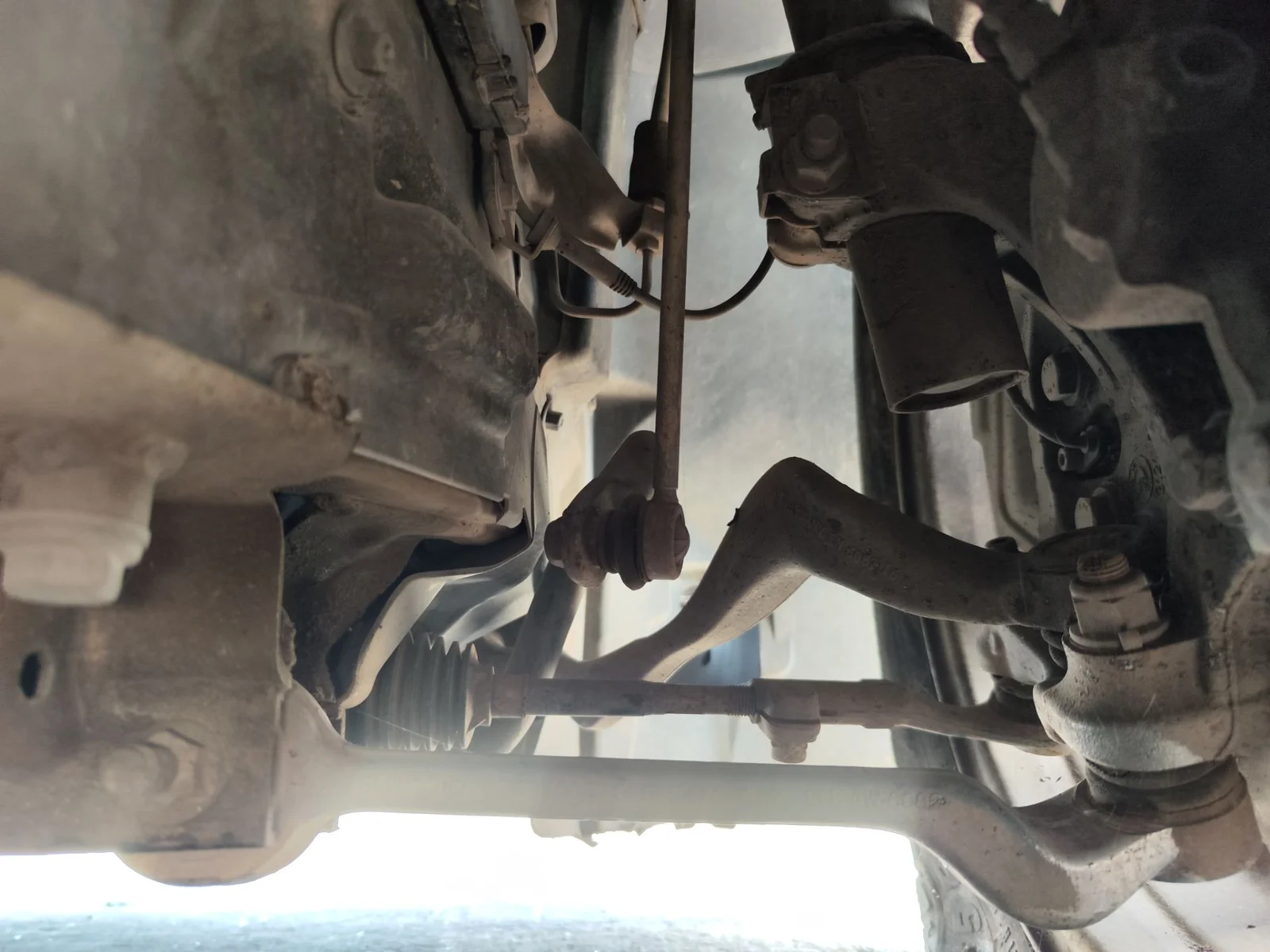 Foto de BRAZO SUSPENSION DELANTERO DERECHO BMW SERIE 1 BERLINA (E81/E87) 2.0 16V Diesel CAT (122 CV / 90 KW)
