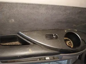 Foto de MANDO ELEVALUNAS TRASERO IZQUIERDO MITSUBISHI GRANDIS (NA0W)