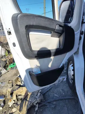 Foto de GUARNECIDO PUERTA DELANTERA IZQUIERDA FIAT DUCATO 3 MAXI FURGÓN TS 35 (295) 2.3 JTD CAT (148 CV / 109 KW) referencia 0735714296