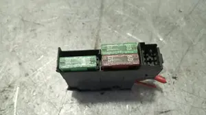 Foto de CAJA RELES / FUSIBLES PORSCHE MACAN (95BA) referencia 4L0941824 foto 4