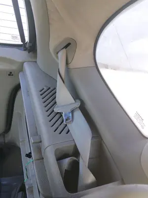 Foto de CINTURON SEGURIDAD TRASERO IZQUIERDO RENAULT SCENIC I (JA...) 1.9 dCi Diesel CAT (102 CV / 75 KW)