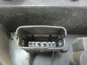 Foto de PILOTO TRASERO DERECHO RENAULT CLIO III 1.5 dCi Diesel CAT (86 CV / 63 KW) referencia 89035080 foto 6