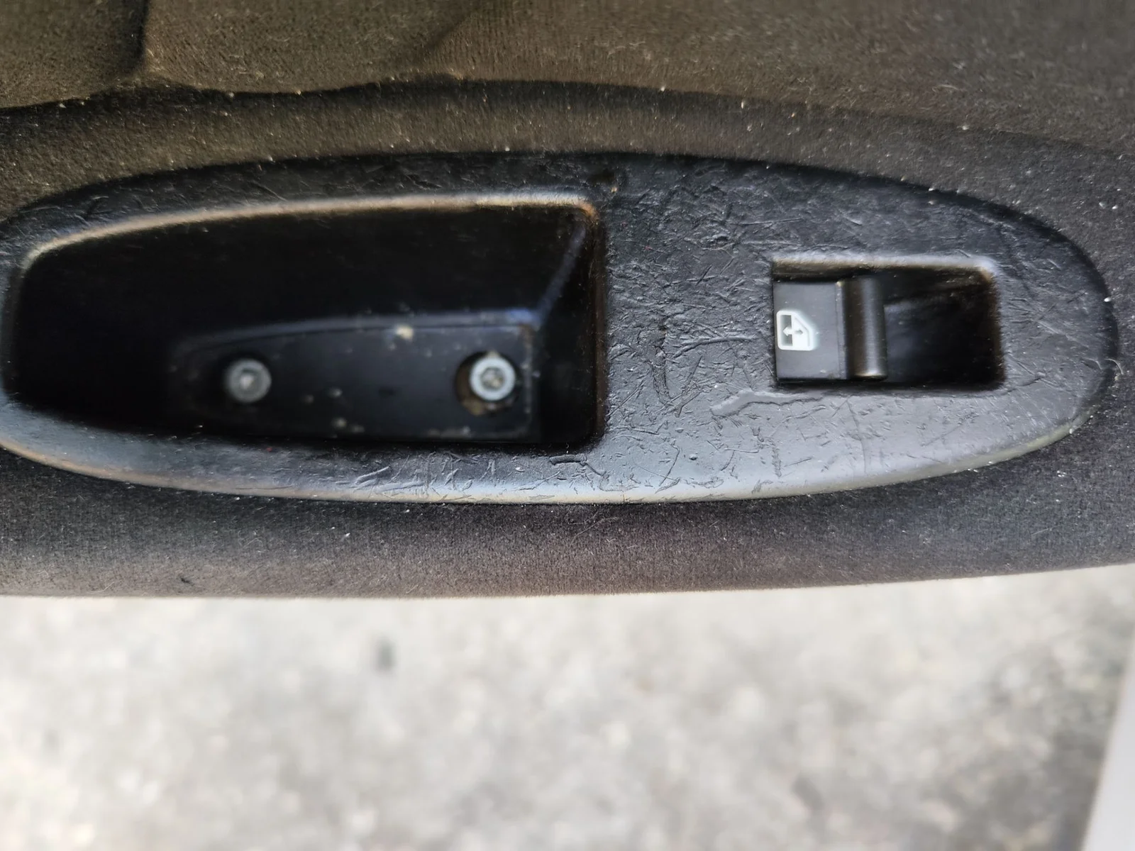 Foto de MANDO ELEVALUNAS TRASERO IZQUIERDO ALFA ROMEO 159 (140) 1.9 JTD (M) 16V CAT (150 CV / 110 KW) referencia 156079596