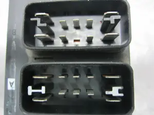 Foto de CAJA RELES / FUSIBLES JAGUAR XJ 4.0 CAT (320 CV / 235 KW) referencia LNA2800DG foto 2