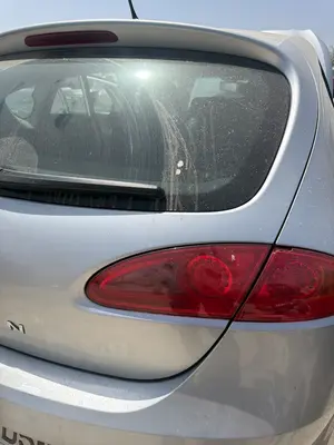 Foto de PILOTO TRASERO DERECHO INTERIOR SEAT LEON (1P1)