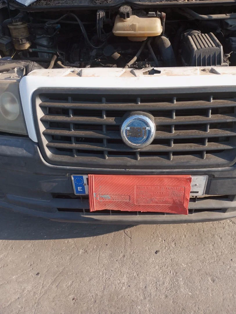 Foto de REJILLA DELANTERA FIAT I SCUDO (222) 1.9 Diesel (69 CV / 51 KW) referencia 1473879692