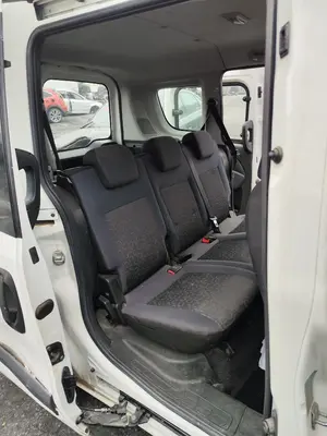 Foto de GOMAS CONTORNO PUERTA FIAT II DOBLÒ (152) 1.6 JTDM 16V CAT (105 CV / 77 KW)