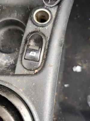 Foto de MANDO ELEVALUNAS DELANTERO DERECHO CITROEN C3 1.4  (73 CV / 54 KW)