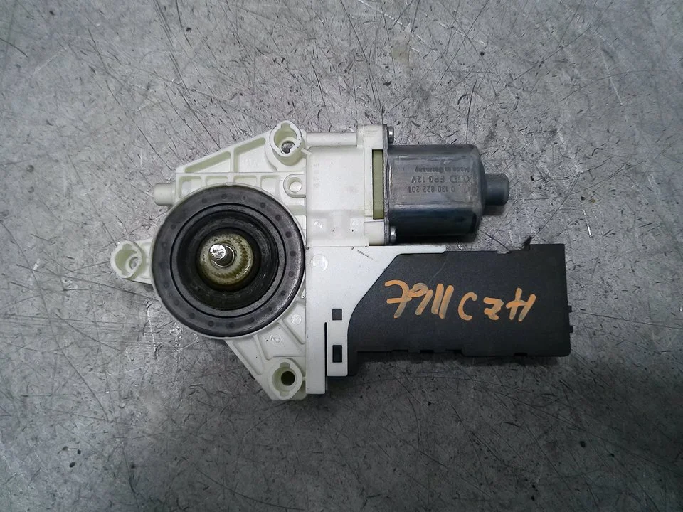 Foto de MOTOR ELEVALUNAS DELANTERO DERECHO PEUGEOT 407 2.0 16V HDi FAP CAT (RHR / DW10BTED4) (136 CV / 100 KW) referencia 994651101