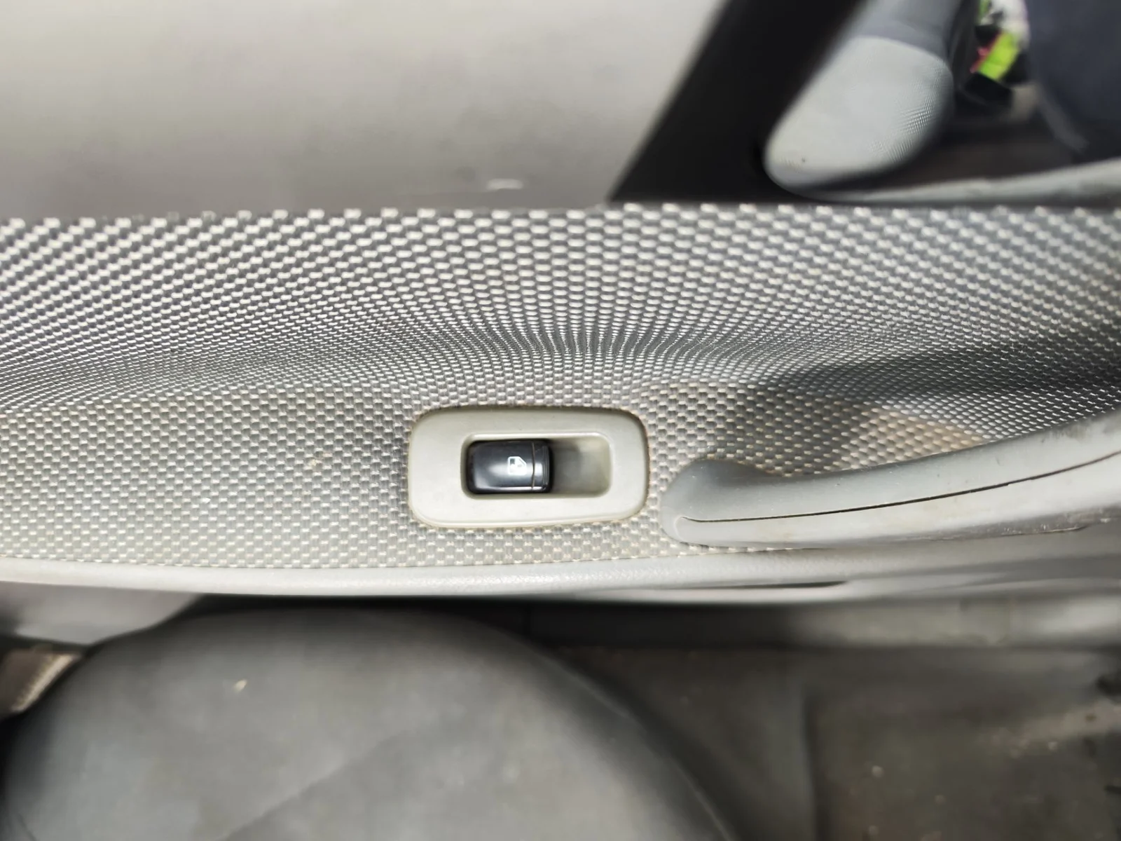 Foto de MANDO ELEVALUNAS TRASERO IZQUIERDO CHEVROLET LACETTI 1.6 CAT (109 CV / 80 KW)