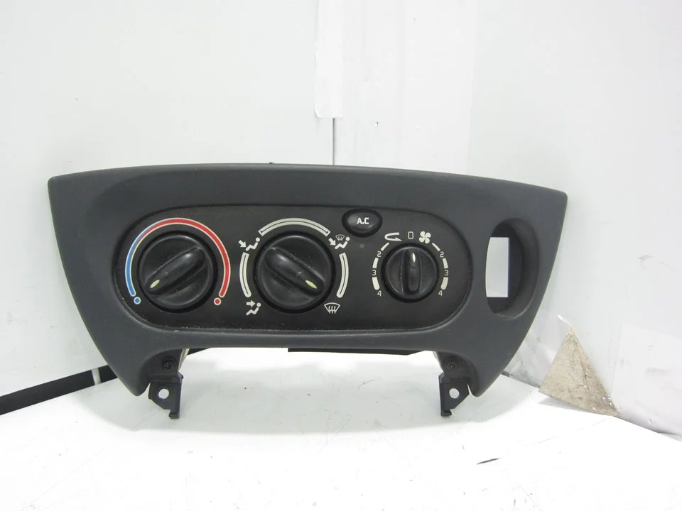 Foto de NO IDENTIFICADO RENAULT MEGANE I FASE 2 COUPE (DA...) 1.6 (107 CV / 79 KW) referencia 662369C