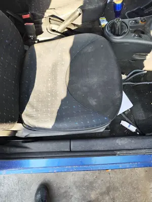 Foto de ASIENTO DELANTERO DERECHO CITROEN C2 1.1  (60 CV / 44 KW)
