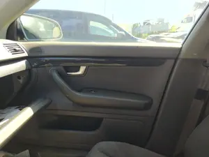 Foto de MANETA INTERIOR DELANTERA DERECHA AUDI A4 BERLINA (8E) 1.9 TDI (131 CV / 96 KW) referencia 8E1837020G FKZ