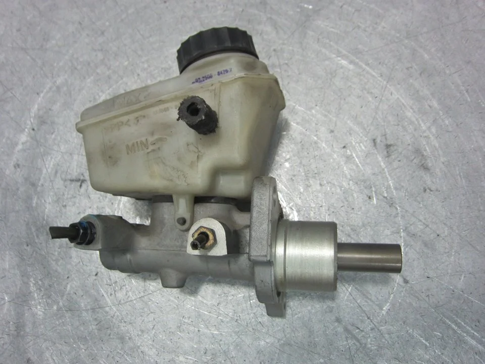 Foto de BOMBA FRENO BMW SERIE 3 BERLINA (E46) 2.0 16V Diesel CAT (136 CV / 100 KW) referencia 03350884262