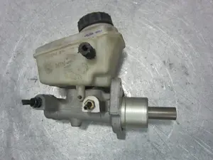 Foto de BOMBA FRENO BMW SERIE 3 BERLINA (E46) 2.0 16V Diesel CAT (136 CV / 100 KW) referencia 03350884262