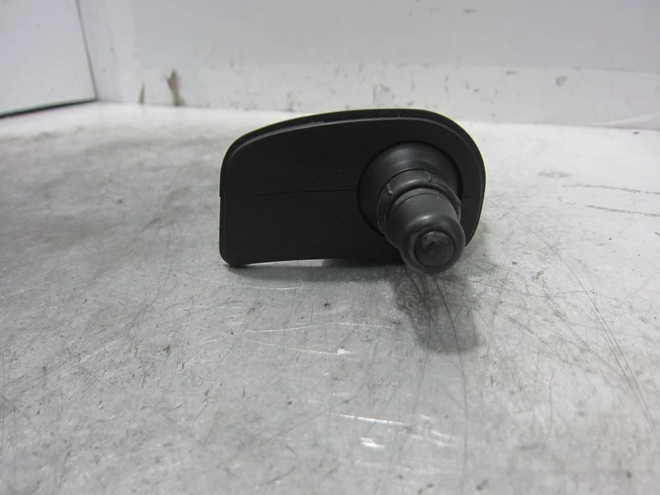 Foto de MANDO INTERMITENTES RENAULT CLIO III 1.2 (75 CV / 55 KW) referencia 88102001200
