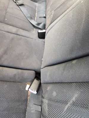 Foto de ENGANCHE CINTURON TRASERO CENTRAL ALFA ROMEO 147 (190) 1.9 JTD CAT (110 CV / 81 KW)