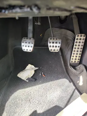 Foto de PEDAL EMBRAGUE MERCEDES-BENZ SLK (BM 170) ROADSTER 2.0 16V CAT (136 CV / 100 KW)