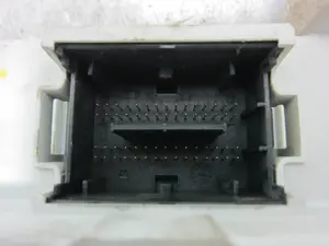 Foto de CAJA RELES / FUSIBLES FIAT 500L (330) 1.3 16V JTD CAT (84 CV / 62 KW) referencia 52054908 foto 3