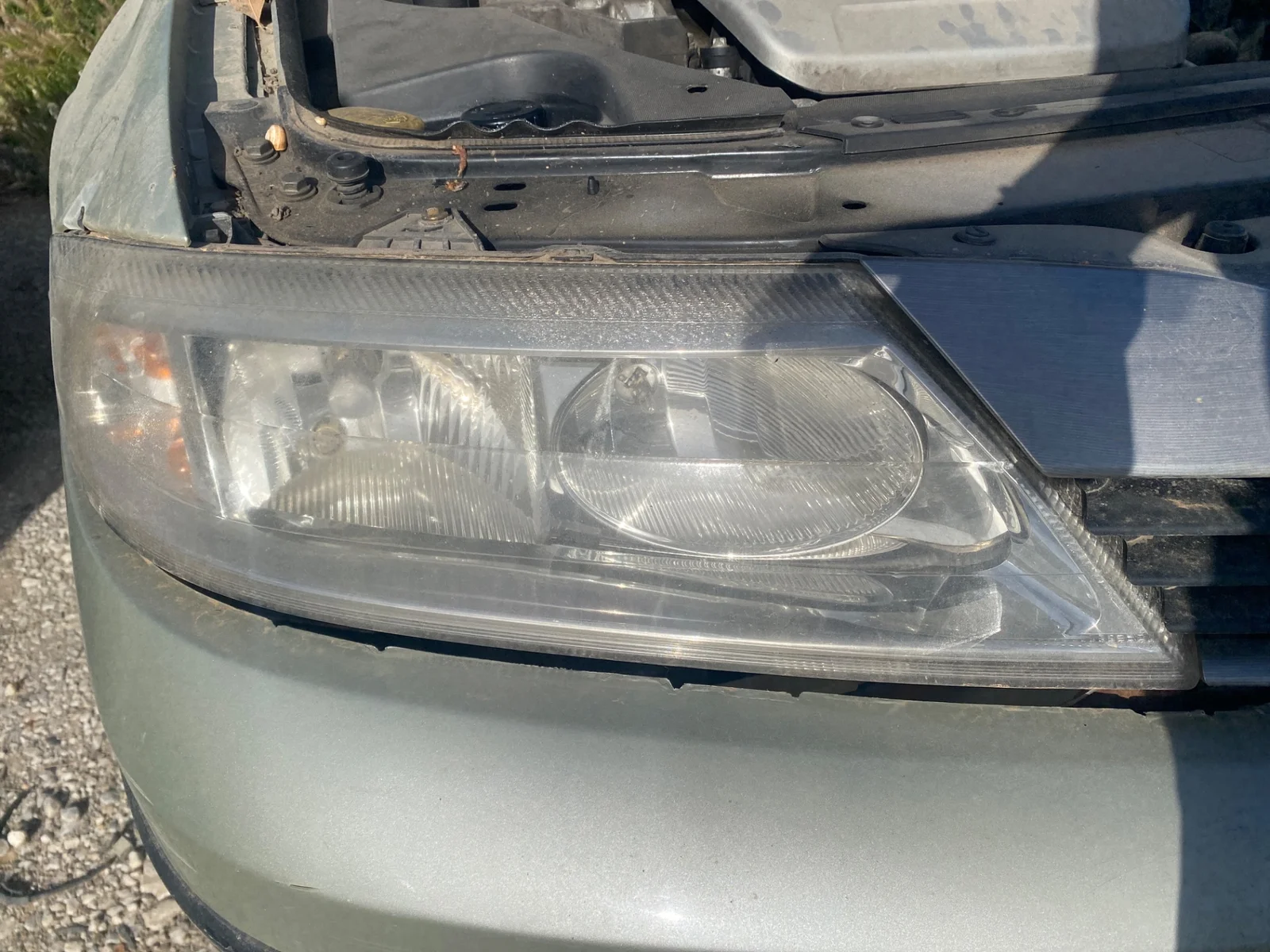 Foto de FARO DERECHO RENAULT LAGUNA II (BG0) 2.0 (135 CV / 99 KW) referencia 7701048931