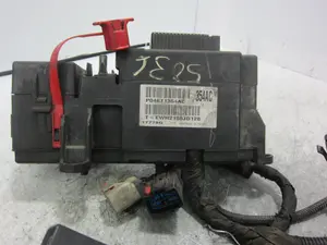 Foto de CAJA RELES / FUSIBLES CHRYSLER STRATUS JX CABRIO 2.5 CAT (163 CV / 120 KW) referencia 4608331J foto 7
