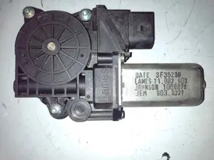 Foto de MOTOR ELEVALUNAS TRASERO IZQUIERDO BMW SERIE 3 BERLINA (E90) 2.0 16V Diesel (163 CV / 120 KW) referencia 71002603 foto 3