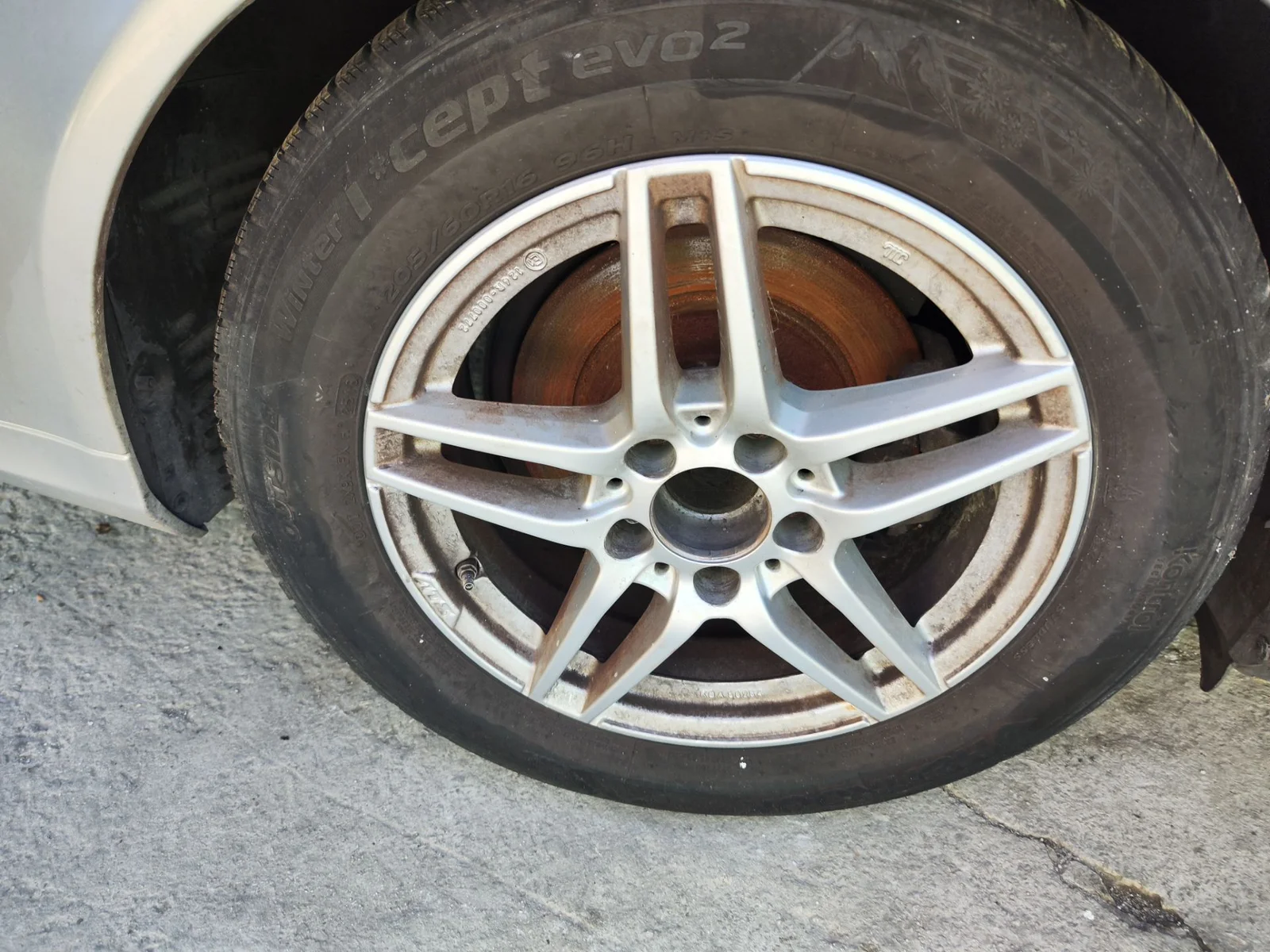 Foto de LLANTA MERCEDES-BENZ CLASE E (BM 211) BERLINA 3.0 CDI CAT (190 CV / 140 KW)
