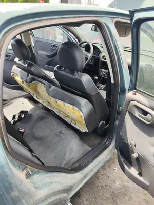Foto de GOMAS CONTORNO PUERTA OPEL CORSA C 1.2 16V CAT (Z 12 XE / LW4) (75 CV / 55 KW)