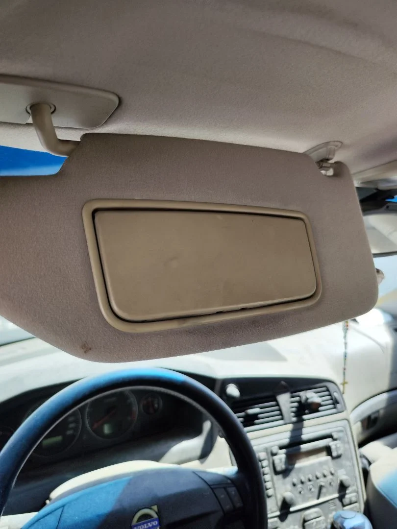 Foto de PARASOL IZQUIERDO VOLVO S60 BERLINA 2.4 Diesel (126 CV / 93 KW)