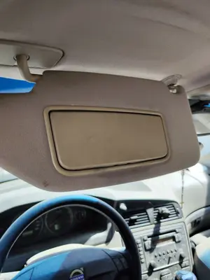 Foto de PARASOL IZQUIERDO VOLVO S60 BERLINA 2.4 Diesel (126 CV / 93 KW)