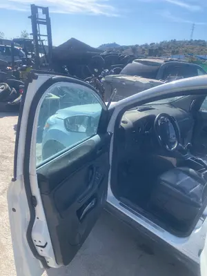 Foto de GOMAS CONTORNO PUERTA FORD KUGA (CBV) 2.0 TDCi CAT (136 CV / 100 KW)