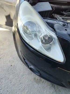 Foto de FARO DERECHO OPEL CORSA D 1.2 16V CAT (Z 12 XEP / LB4) (80 CV / 59 KW)