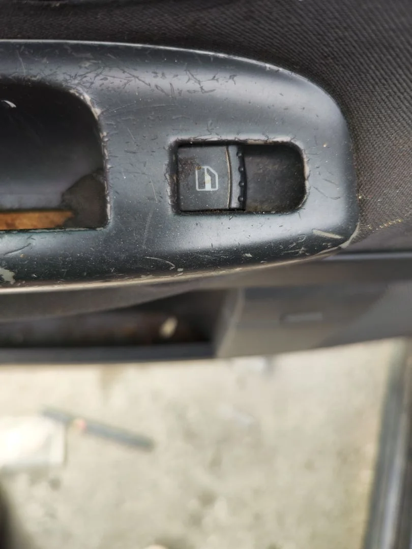 Foto de MANDO ELEVALUNAS TRASERO IZQUIERDO VOLKSWAGEN SHARAN (7M6/7M9) 1.9 TDI (116 CV / 85 KW)