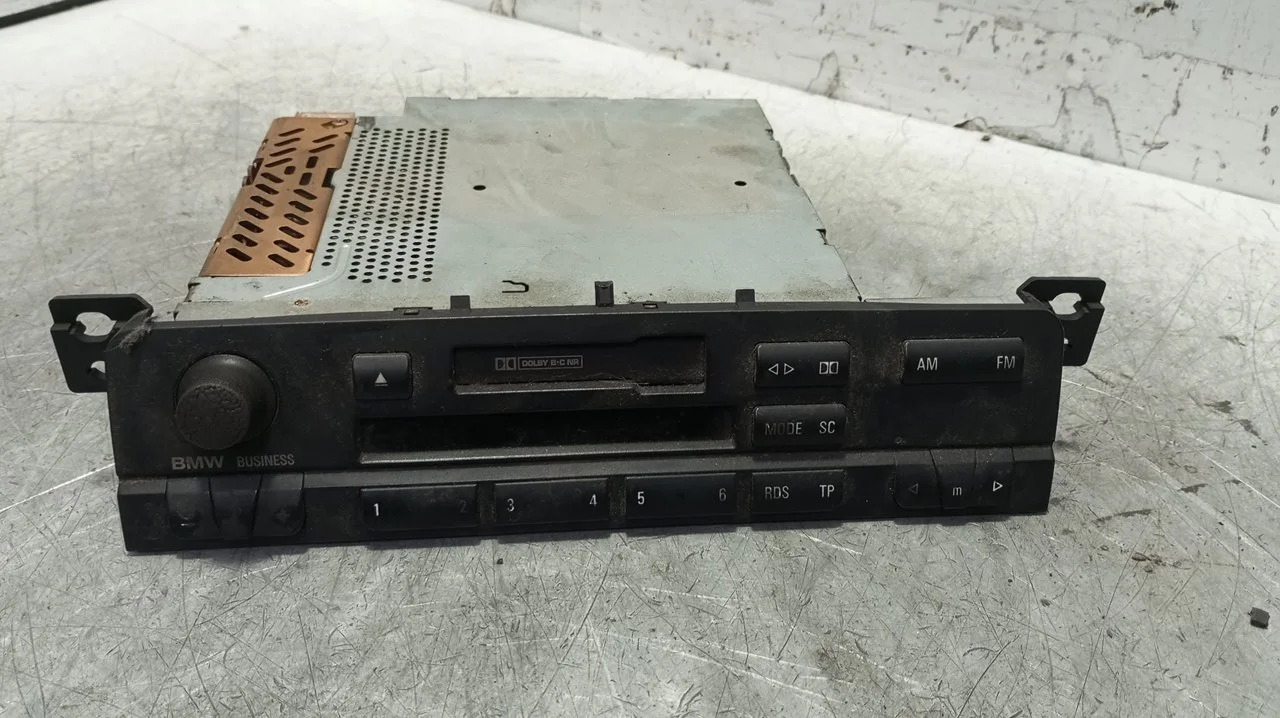 Foto de SISTEMA AUDIO / RADIO CD BMW SERIE 3 BERLINA (E46) 2.0 16V Diesel CAT (136 CV / 100 KW) referencia 65126902659