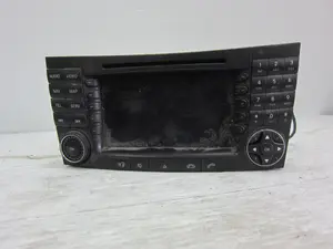 Foto de SISTEMA AUDIO / RADIO CD MERCEDES-BENZ CLS (BM 219) 5.0 V8 24V CAT (306 CV / 225 KW) referencia A2118700089001