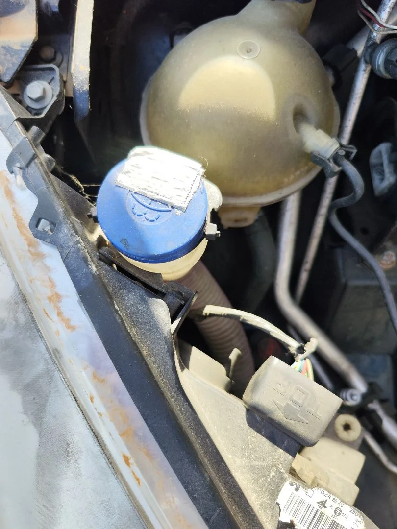 Foto de DEPOSITO LIMPIA PEUGEOT 308 1.6 16V (120 CV / 88 KW) referencia 6431L2