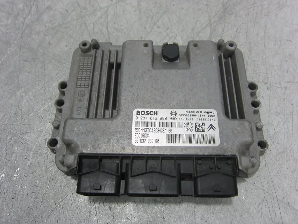 Foto de CENTRALITA MOTOR UCE CITROEN GRAND C4 PICASSO 1.6 16V HDi FAP (109 CV / 80 KW) referencia 9663786980