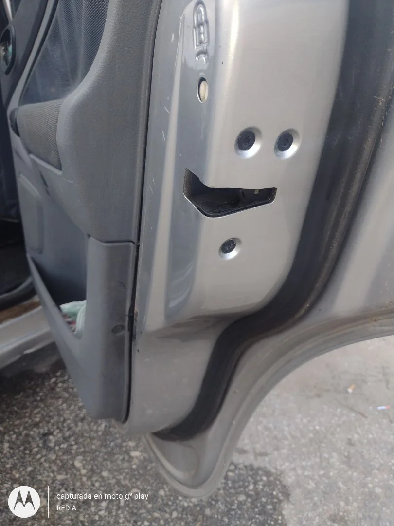 Foto de CERRADURA PUERTA TRASERA DERECHA FORD S-MAX (CA1) 2.0 TDCi CAT (140 CV / 103 KW)