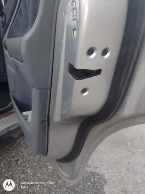 Foto de CERRADURA PUERTA TRASERA DERECHA FORD S-MAX (CA1) 2.0 TDCi CAT (140 CV / 103 KW)