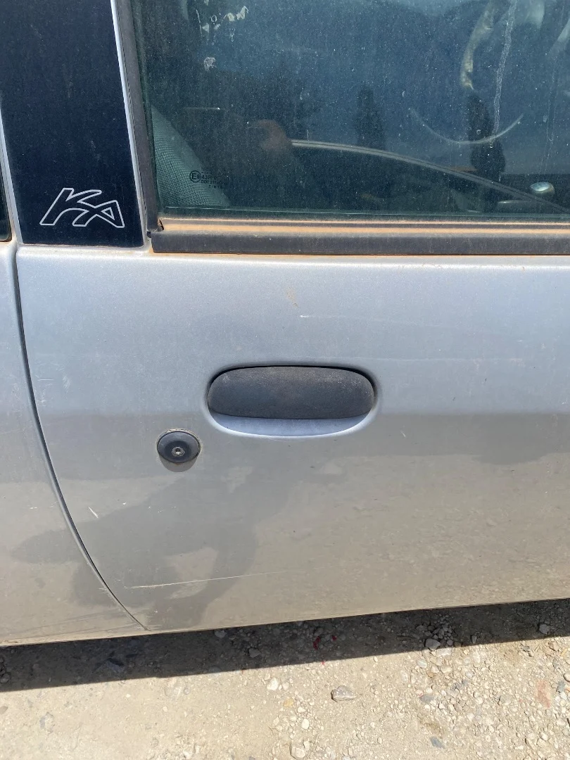 Foto de MANETA EXTERIOR DELANTERA DERECHA FORD FIESTA BERLINA 1.3 CAT (60 CV / 44 KW) referencia 1022252