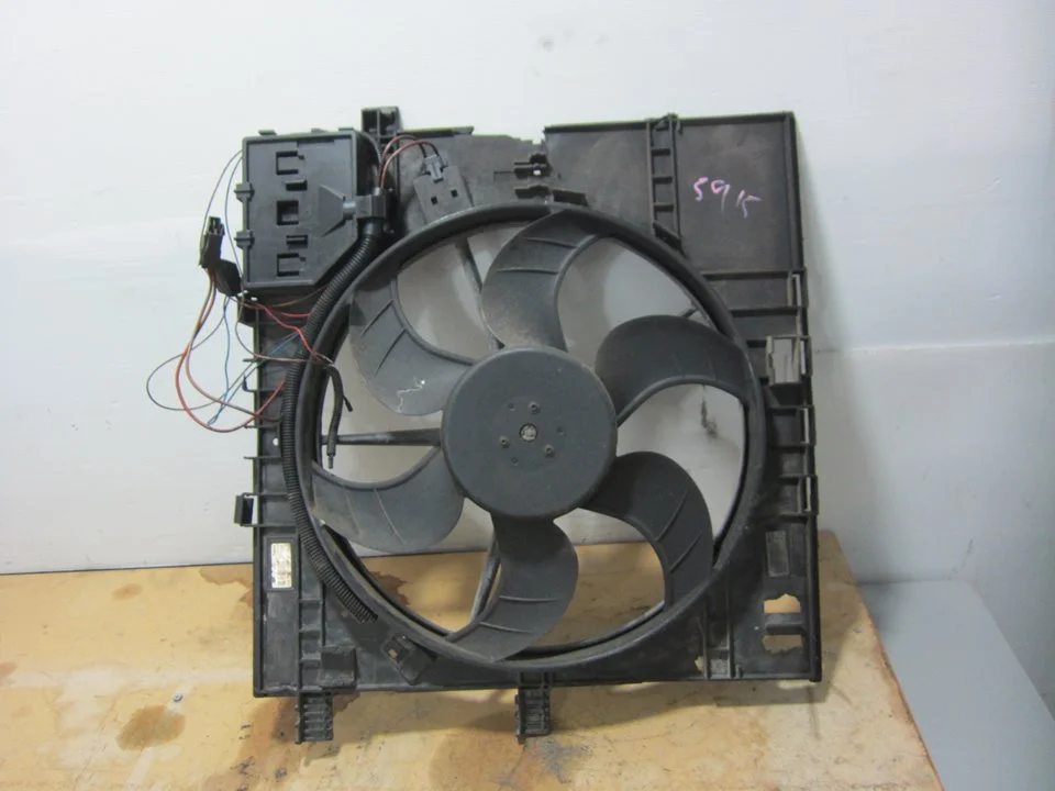 Foto de ELECTROVENTILADOR MERCEDES-BENZ VITO FURGÓN (638) 2.2 16V CDI Turbodiesel CAT (82 CV / 60 KW) referencia 6385004800