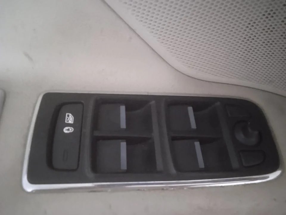 Foto de MANDO ELEVALUNAS DELANTERO IZQUIERDO JAGUAR XF 2.0 Diesel CAT (163 CV / 120 KW) referencia GX7314540AC